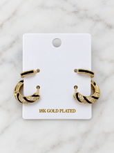 Load image into Gallery viewer, The Noir Chic Hoop Set