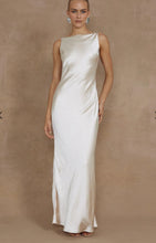 Load image into Gallery viewer, Samsara Dress- Champagne