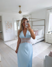 Load image into Gallery viewer, Elsa Lace Maxi Dress