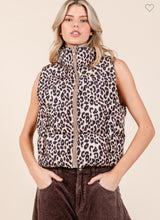 Load image into Gallery viewer, Leopard Puffer Vest