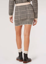 Load image into Gallery viewer, Prince Of Wales Check Sweater Skirt