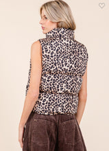 Load image into Gallery viewer, Leopard Puffer Vest