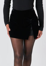 Load image into Gallery viewer, Black Velvet Bow Skort