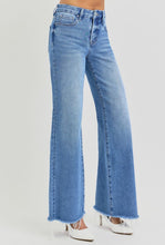 Load image into Gallery viewer, Cierra Mid Rise Wise Leg Jeans