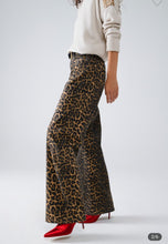 Load image into Gallery viewer, Carley Leopard Print Jeans