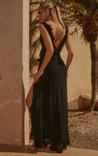 Load image into Gallery viewer, Suzannah Maxi Dress