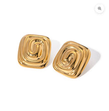 Load image into Gallery viewer, Matilda Swirl Earrings