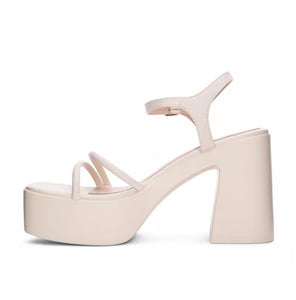 Avianna Smooth Cream Heel