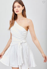 Load image into Gallery viewer, White Oring Detailed Dress